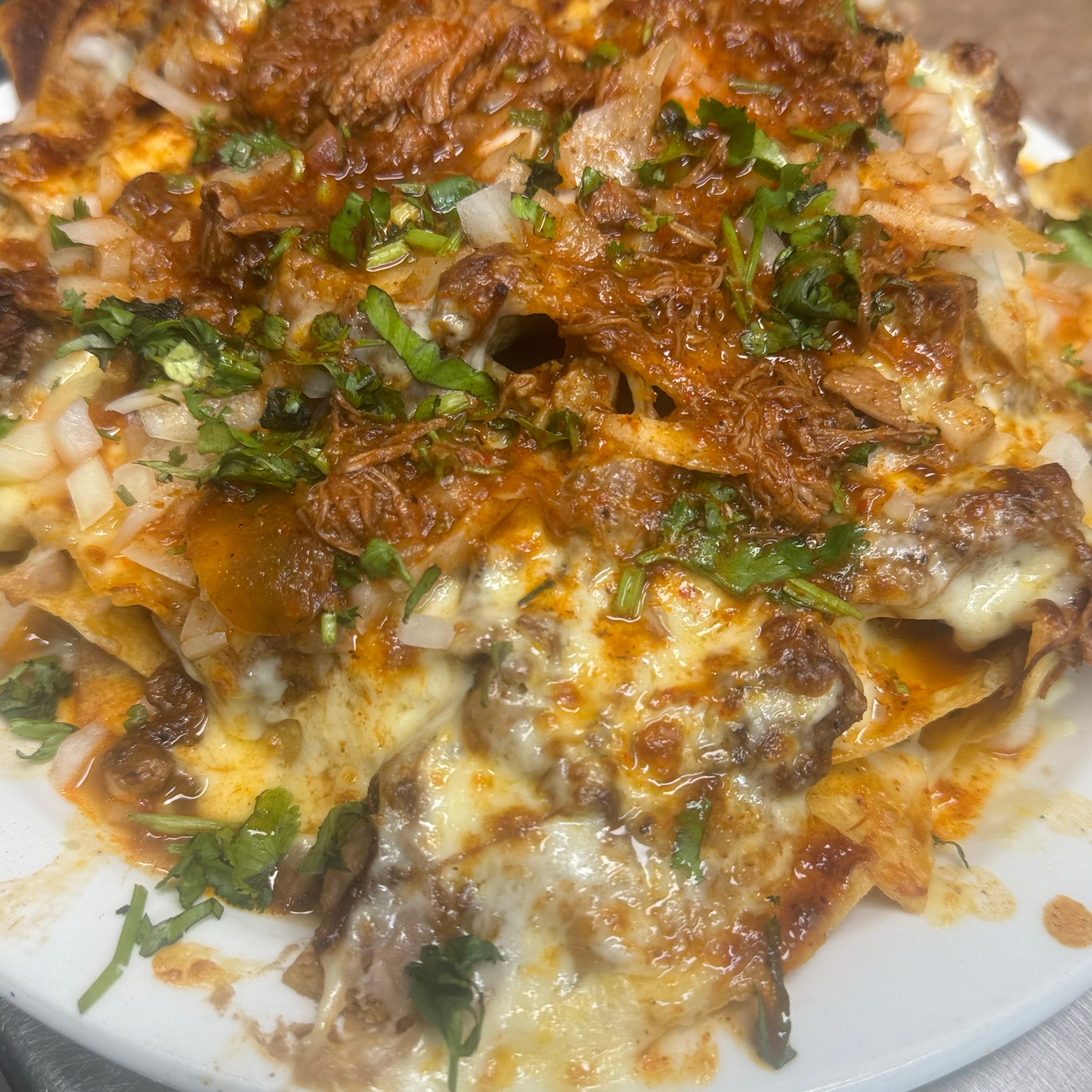 Birria Nachos C/Consome.