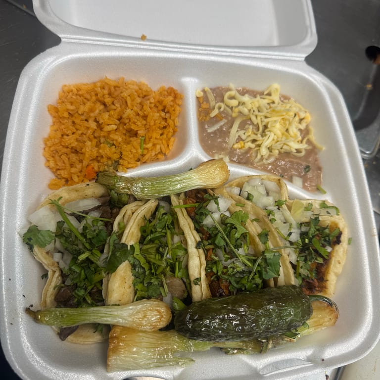 Delicious Dinner Options: Tacos, Seafood, Burritos