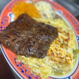 Enchiladas Potosinas (3) con Bistec